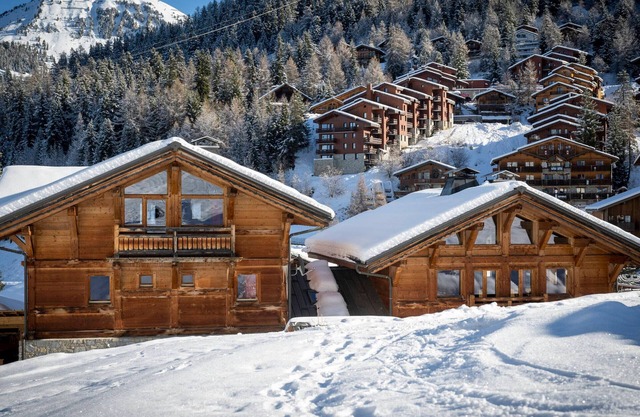 Chalet spacieux 15 pers. à Plagne 1800, au pied des pistes avec jacuzzi et sauna