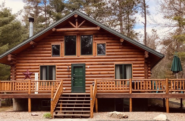 Your home away from home! With access to Lake Buckhorn and ATV and UTV trails