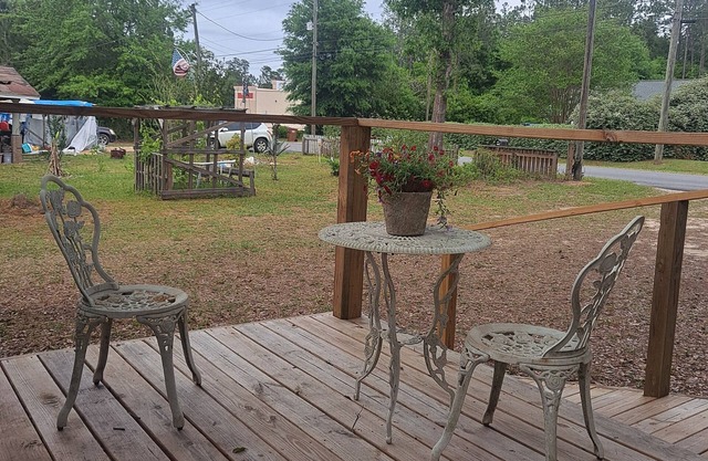 Spacious Cabin experience, convenient to local attractions, modern conveniences
