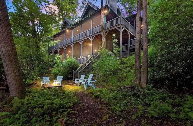 Spacious Cabin for 14 on Fightingtown Creek – Private Trout Fishing Retreat
