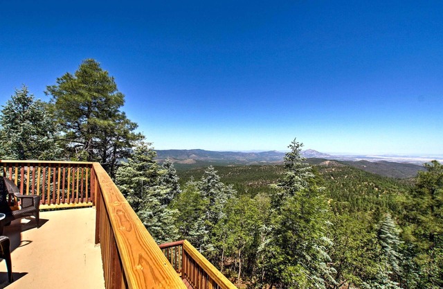 Chalet w / Decks + Mtn Views 8 Mi. au centre-ville de Prescott