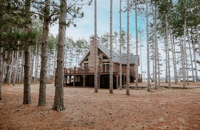 Spacious cabin with two full kitchens