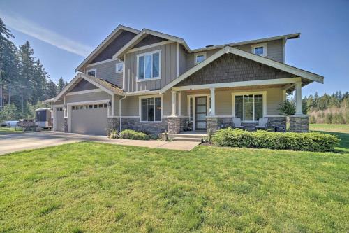 Spacious Carnation Home with Grill and Large Yard