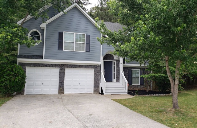 SPACIEUSE MAISON Cartersville qui peut accueillir jusqu'à 13 personnes et 12 min. à Lakepoint!