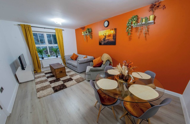 Spacious & Central Ground Floor Apt