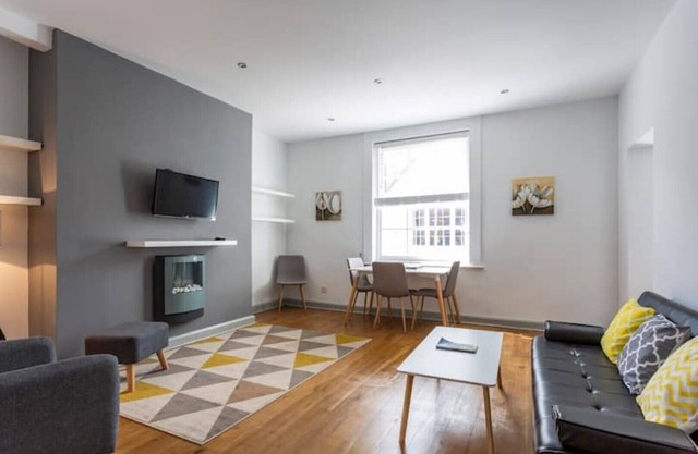 Spacious Central Chic Apartment - Simply Check In