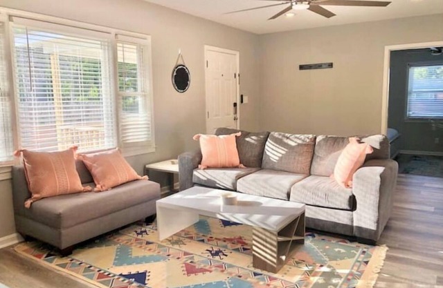 Spacious & Cheerful 4-bed 8 Mins from Beach