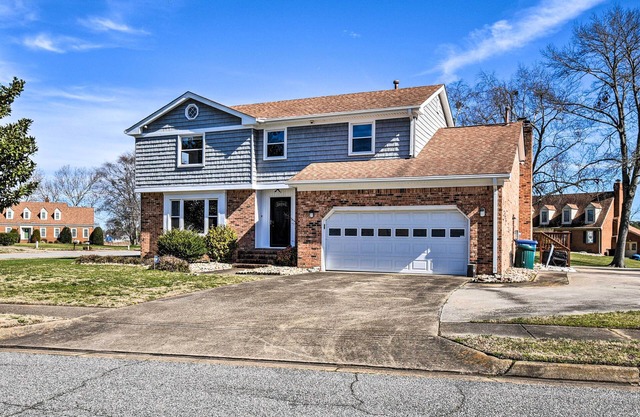 Spacious Chesapeake Home w/ Pool Table!