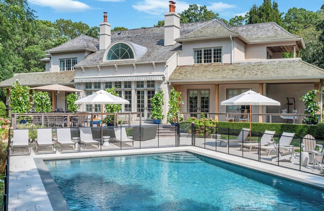 Spacious & chic Southampton estate with heated pool, fire pit &...