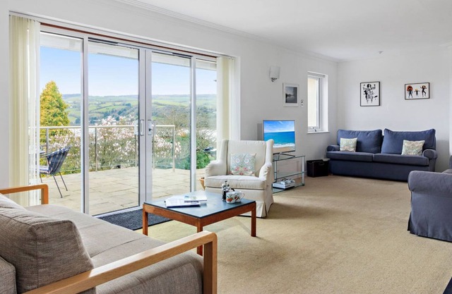 Spacious coastal holiday home in picturesque village location