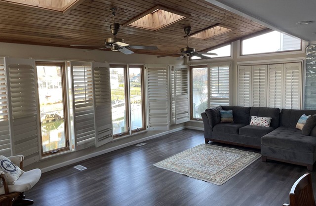 Spacious & comfortable Home, water access near Beach, restaurants & Hampton Univ