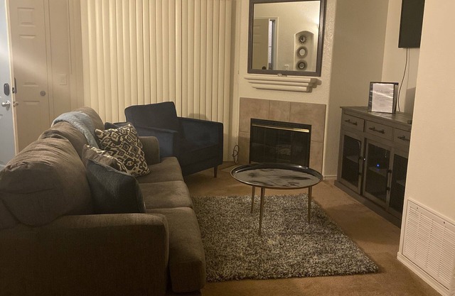 Spacious Condo 20 minutes from the Strip
