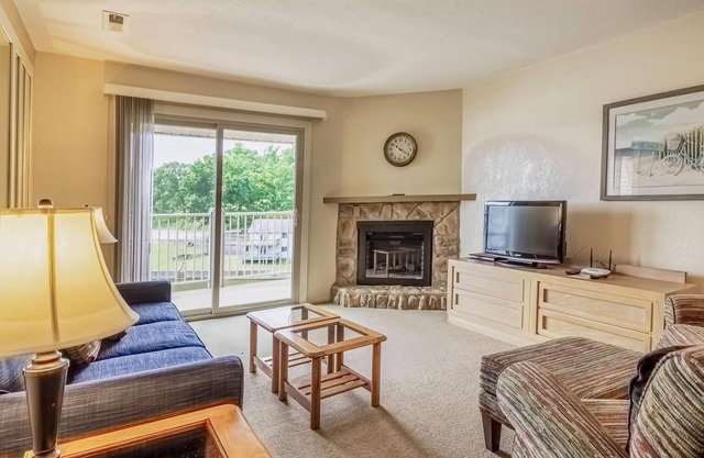 Spacious Condo 504 w/ Full-Sized Kitchen, Grill, & Deck Overlooking the Lake