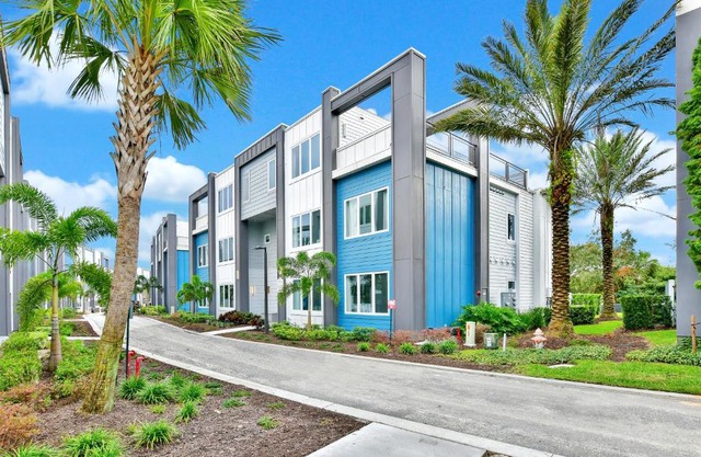 Spacious Condo near Disney w/ Hotel Amenities - 7770 - 27 - 214