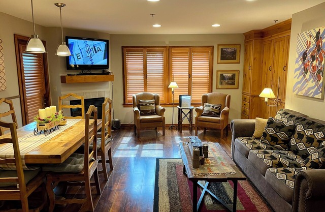 Condo de luxe avec 2 chambres et 2 salles de bain.