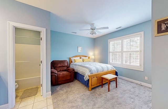 Spacious condo with marina, pool access, streaming & AC