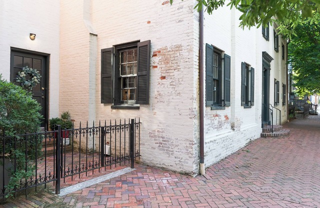 Spacious Converted Carriage House in Historic District near USNA