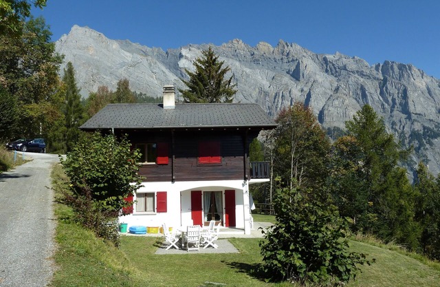 Chalet spacieux avec vues à couper le souffle en Valais central (Suisse)