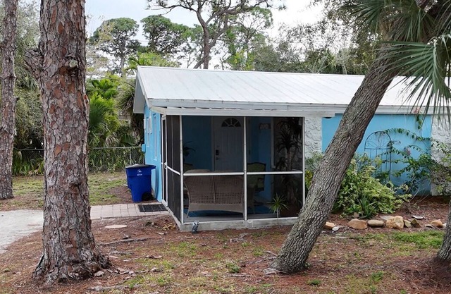 Spacious Cottage 1.5 Mi To Beach Kitchen W&D King Bed Dock On The Imperial River