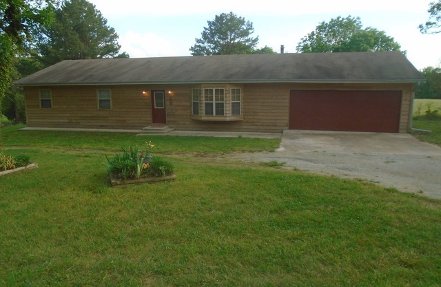 Spacious Country Home 1 hour from Eureka & Branson