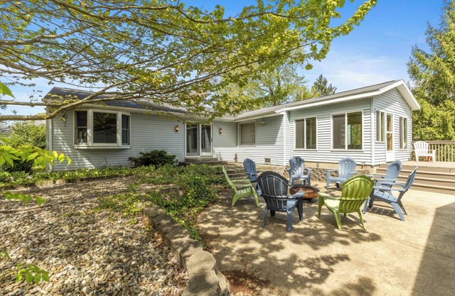 Spacious Country Home & 15 minutes from Lake Michigan