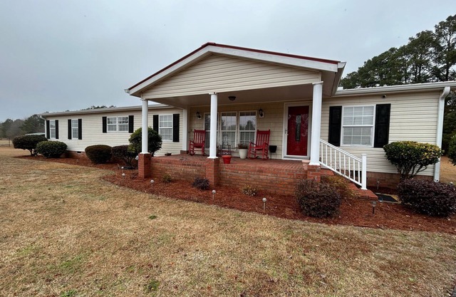 Spacious Cozy 4 BR Home w/ Wi-Fi & Free Parking