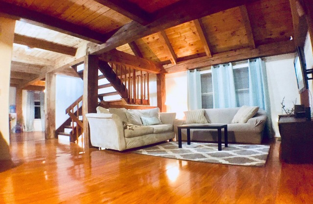 Nouvelle Annonce Spacious Cabin Style house.