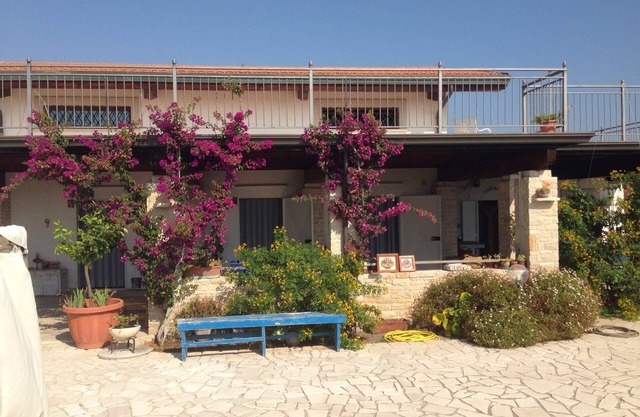 spacieuse villa individuelle avec un accès privé à la mer