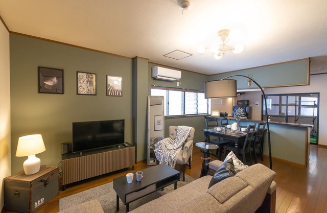 Spacious designer apartment welllocated next to Universal Studios Japan with space for 8 pax - It to the USJ / Osaka Ōsaka