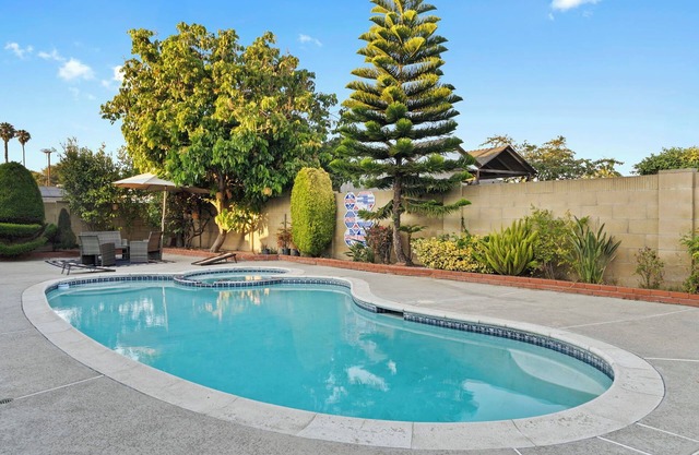 Spacious DISNEY Magic home with Pool-Spa-GameRoom-Billard in Midway