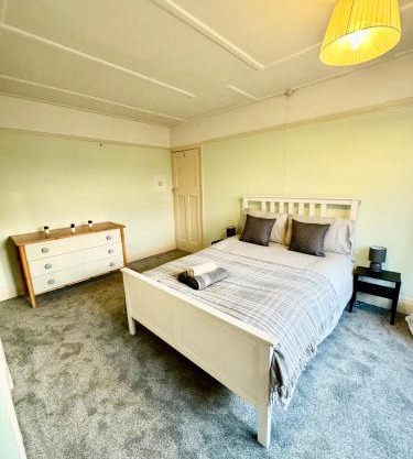 Spacious Double room near Southmead