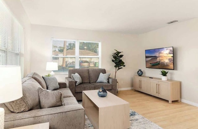 Spacious Duplex Zephyrhills #2