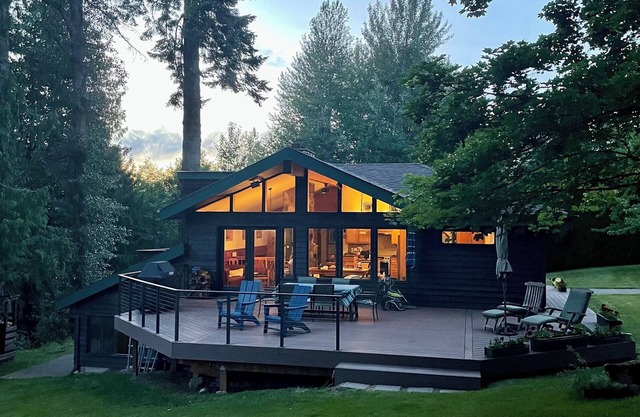 Chalet de montagne spacieux avec vue sur la montagne double, Cedar Grove, pâturages, ruisseau!