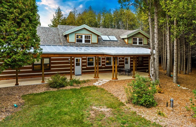 Cottage familial spacieux dans les bois paisibles