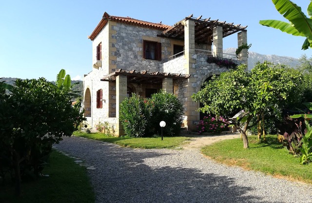 Daphne famille appartement convivial avec grand jardin, à seulement 700 m de la plage