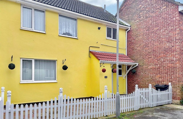Spacious family house close to beach and amenities.