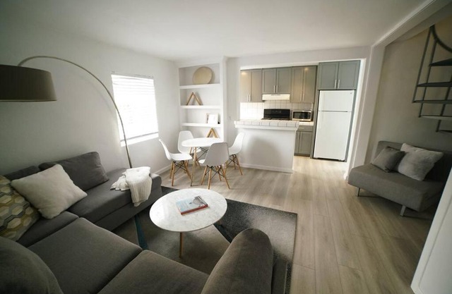 Spacious Family Home in LA - 3BR
