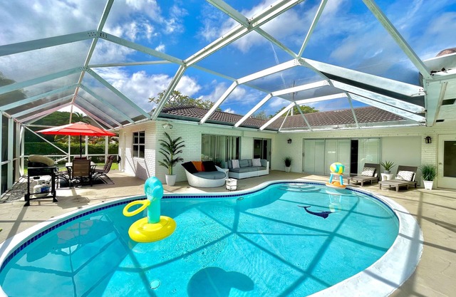 Spacious Florida Oasis: 3BR, Pool, Beach