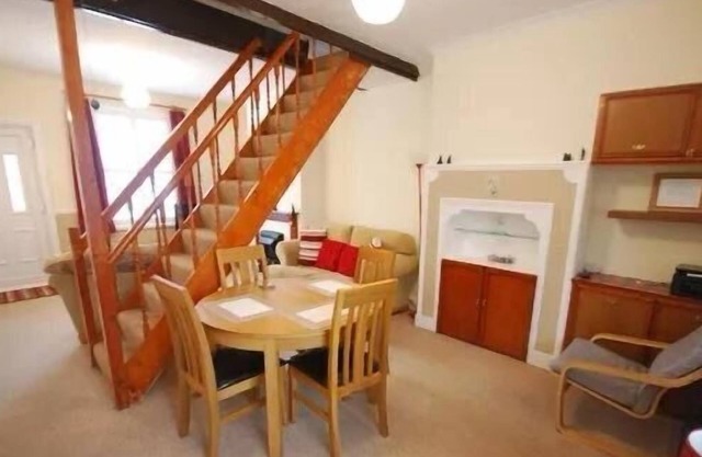 Spacious Four-Bedroom House with garden in Wembley
