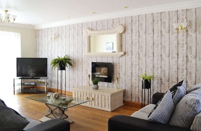 Spacious four bedroom traditional cottage, perfect for a relaxing break away.