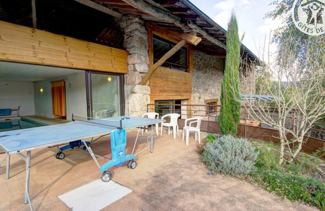 Gîte spacieux avec cheminée et animaux acceptés