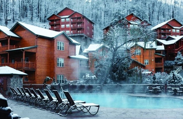 Spacious Gatlinburg Retreat: Family-Friendly, Resort Amenities, Mountain Views