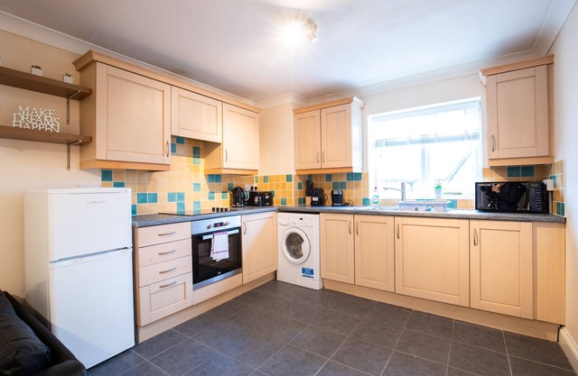 BookedUK: Large 2 bedroom apartment in Stansted