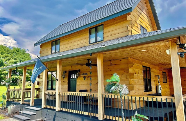 Spacious Get Away: Mt. View 2-bedroom cabin ONLY 12min from Town