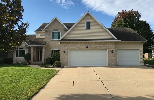 Spacieux Green Bay Home