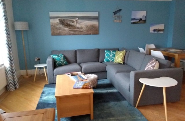 Appartement spacieux au rez-de-chaussée, près de la plage et du golf