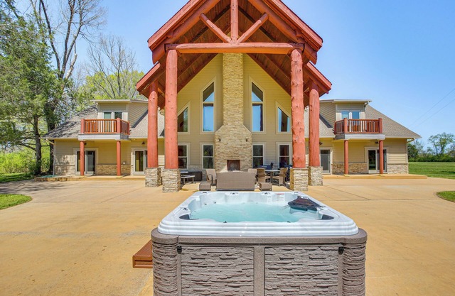 Spacious Group Getaway Near Cumberland River!