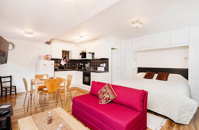 Spacieux Henley On Thames Studio Apt près d'Oxford, Londres, Windsor et Reading