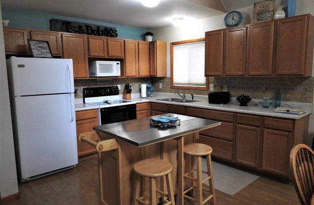 Spacious Higgins lake cabin Sam o set