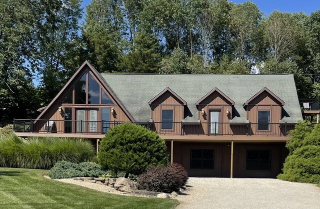Spacieux Hocking Hills Lodge / Cabine